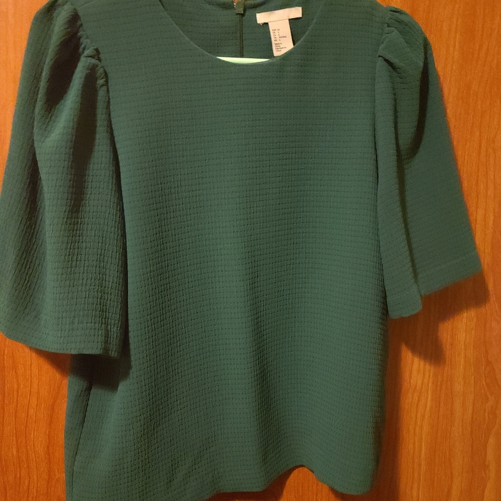 H&M green blouse